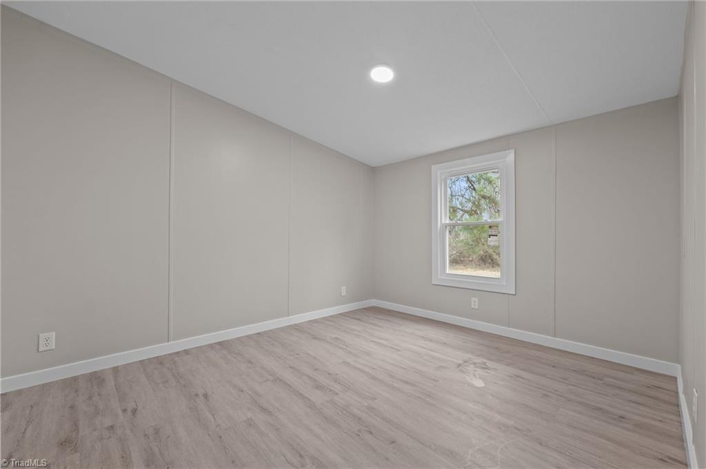 property viewer photo 19
