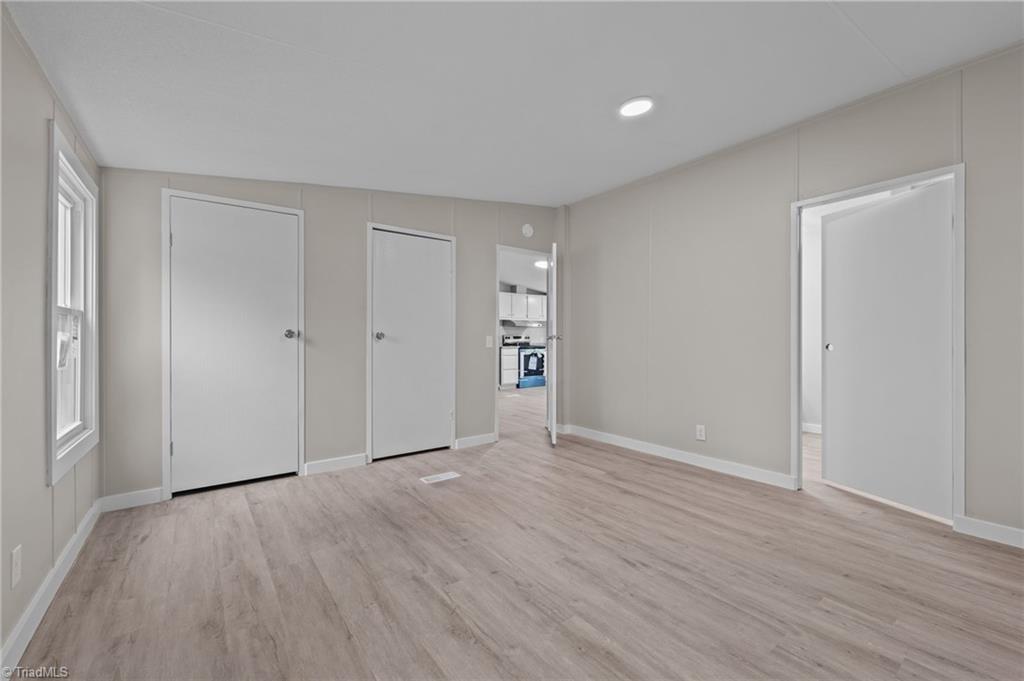 property viewer photo 4
