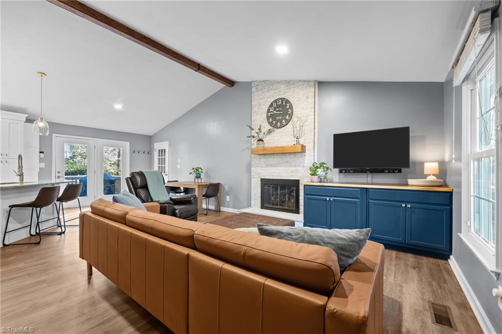 property viewer photo 5