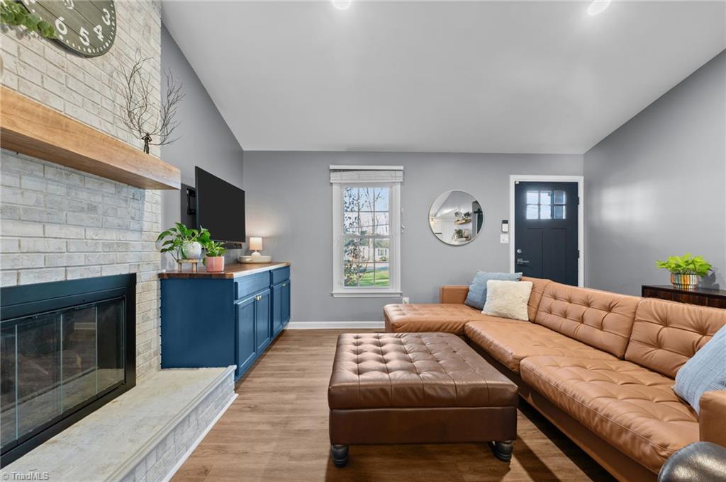 property viewer photo 7
