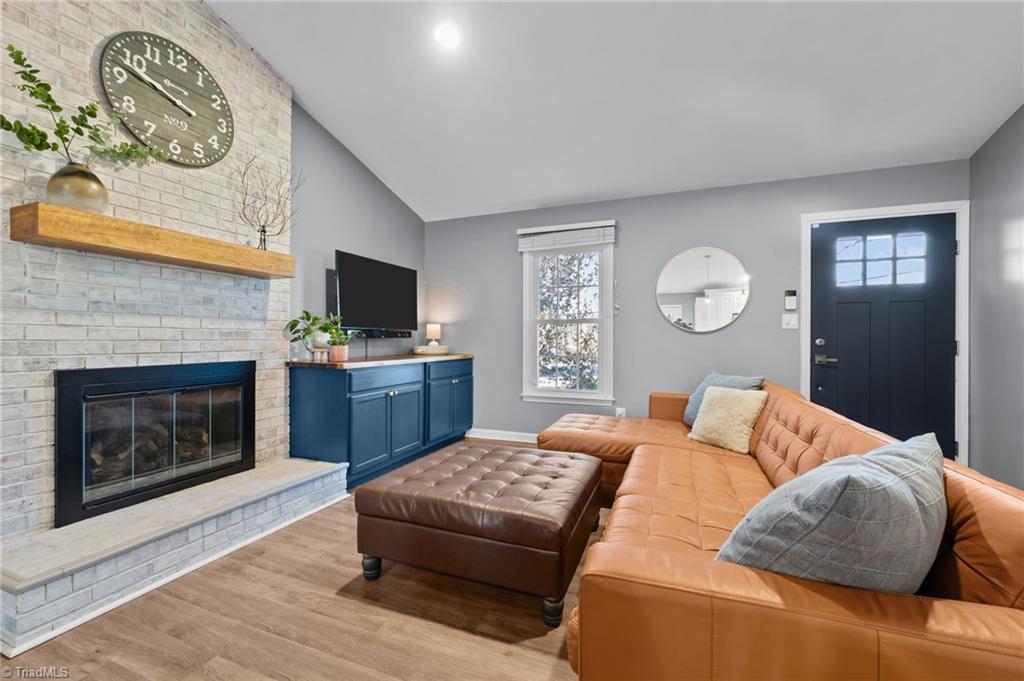 property viewer photo 8