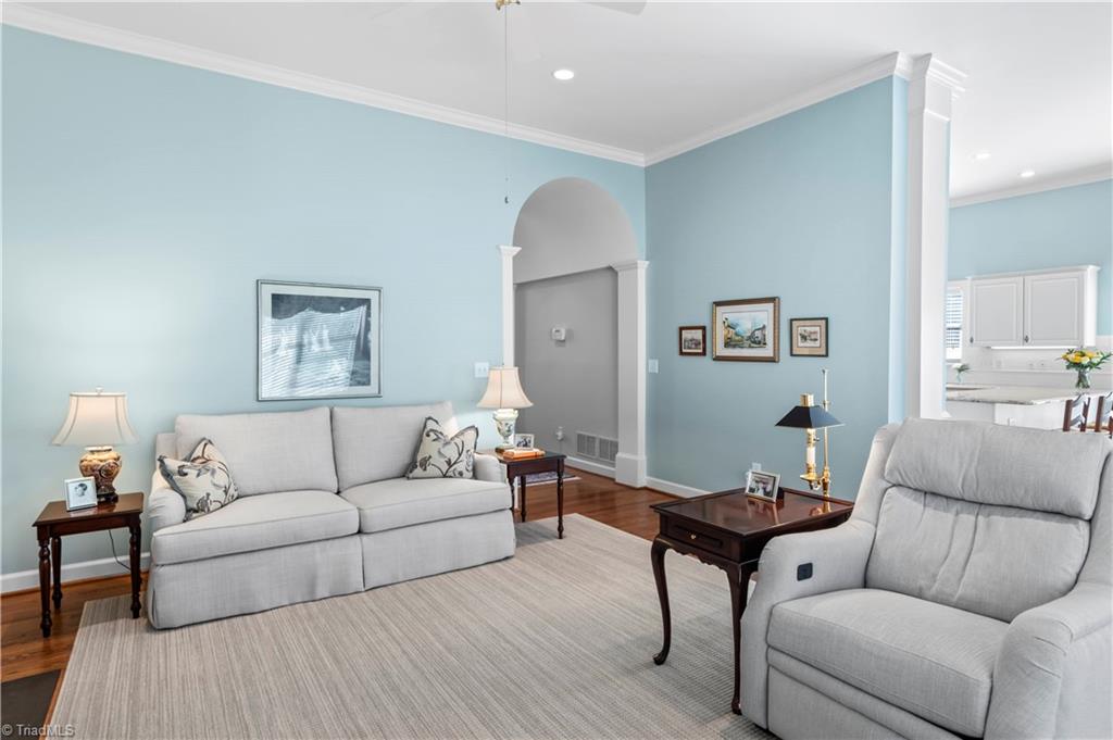 property viewer photo 16