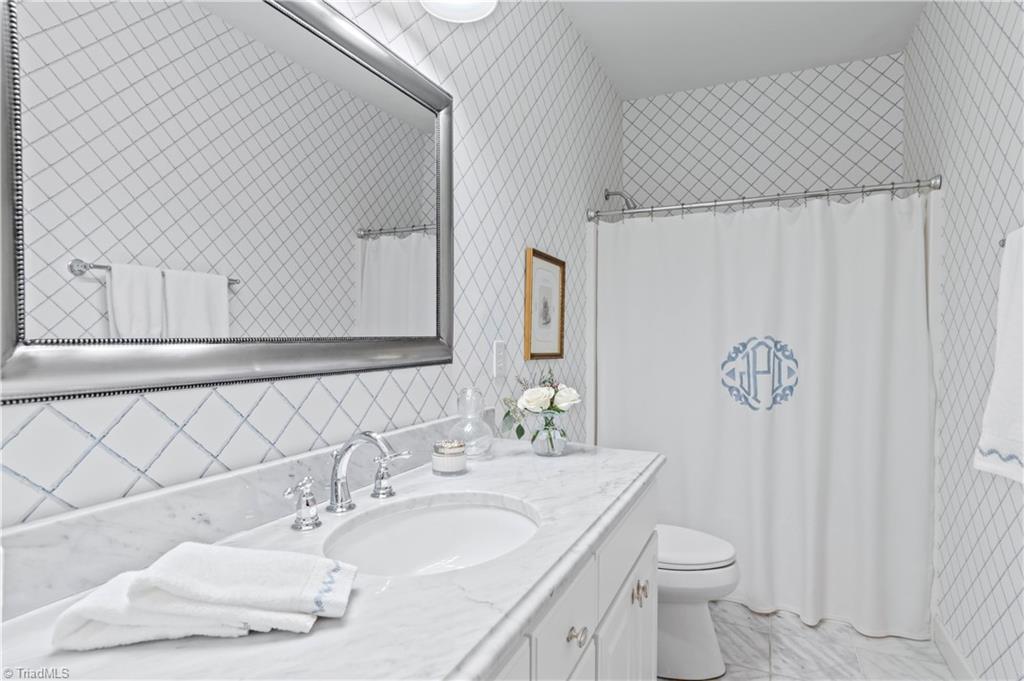 property viewer photo 25