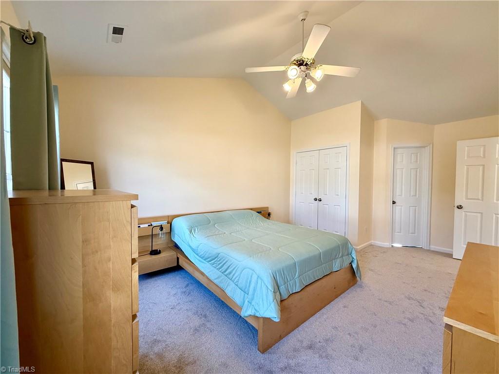 property viewer photo 18