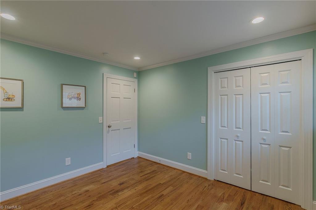 property viewer photo 15