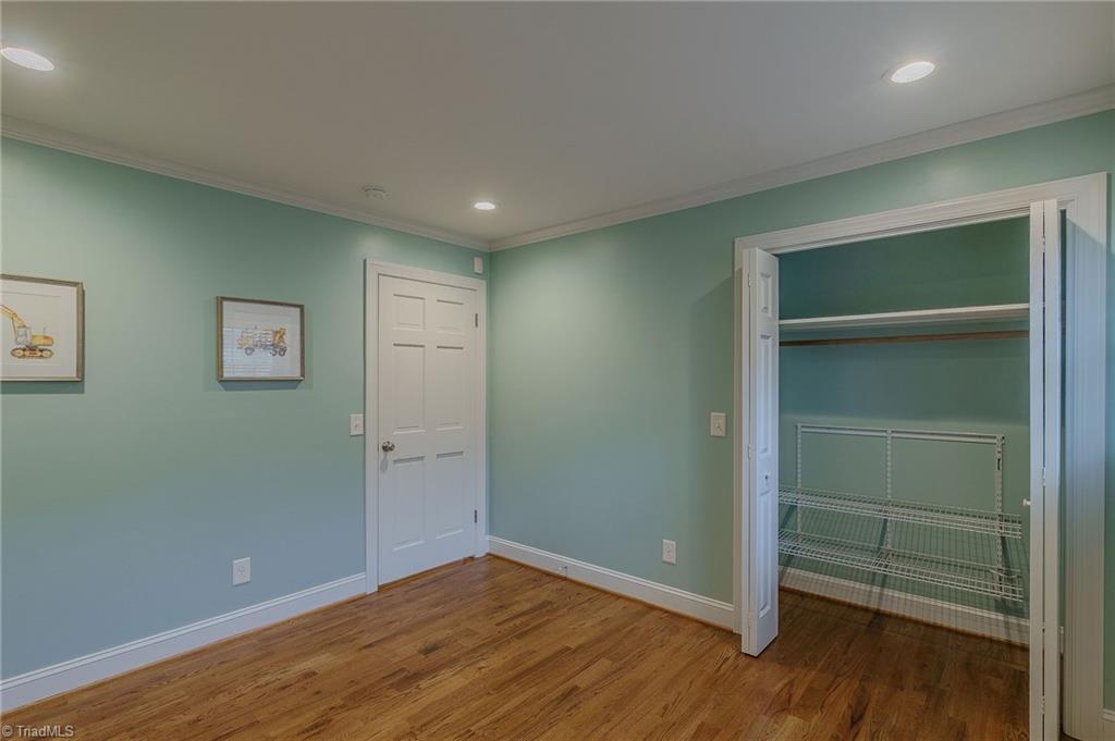 property viewer photo 16