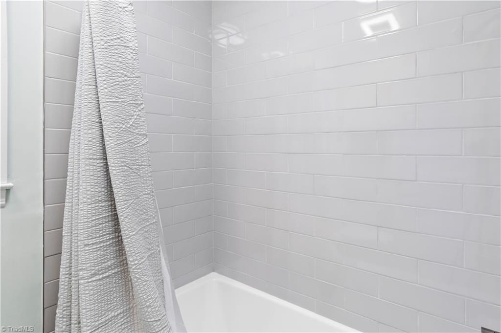 property viewer photo 25