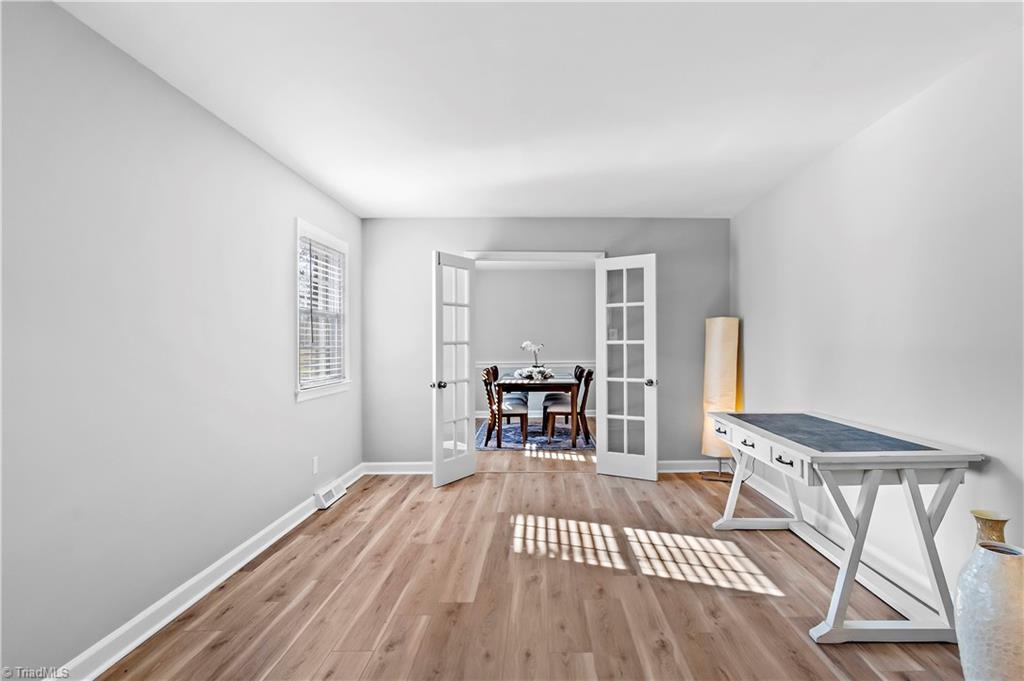 property viewer photo 5