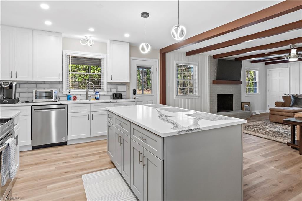 property viewer photo 9