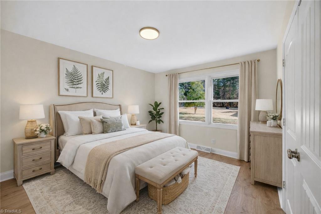 property viewer photo 11