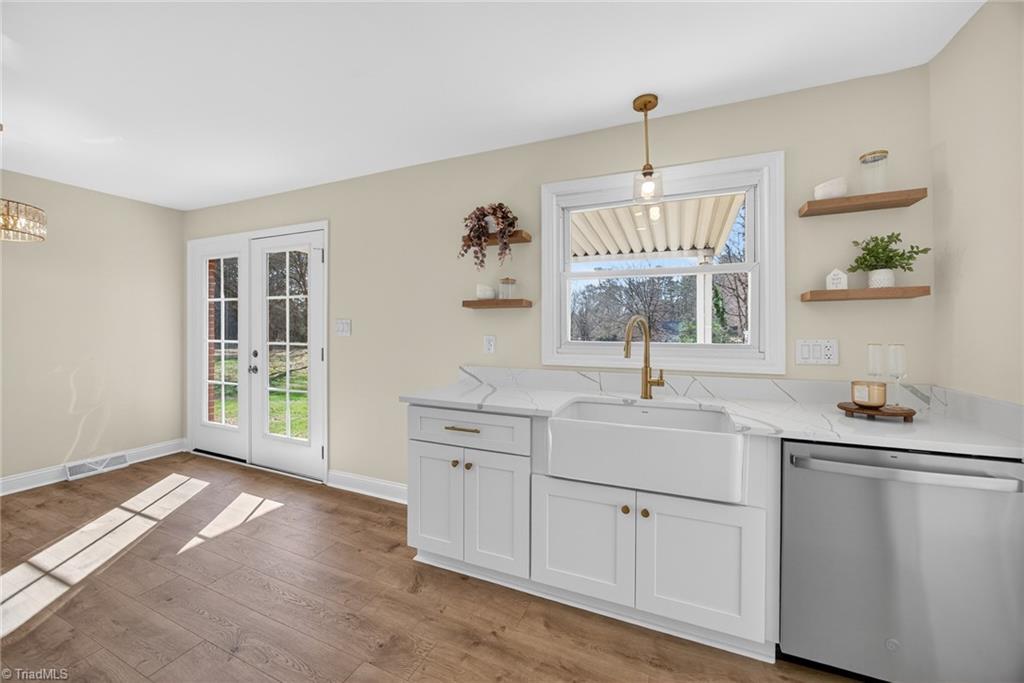 property viewer photo 3