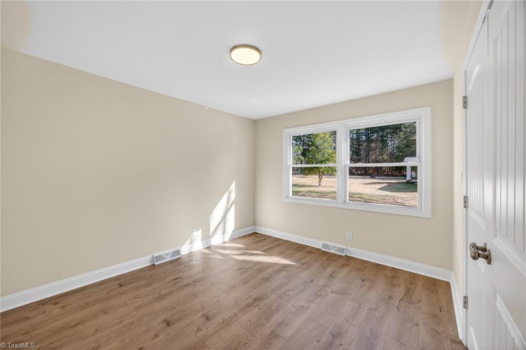 property viewer photo 35