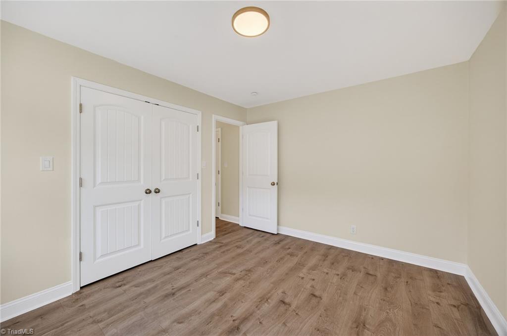 property viewer photo 36