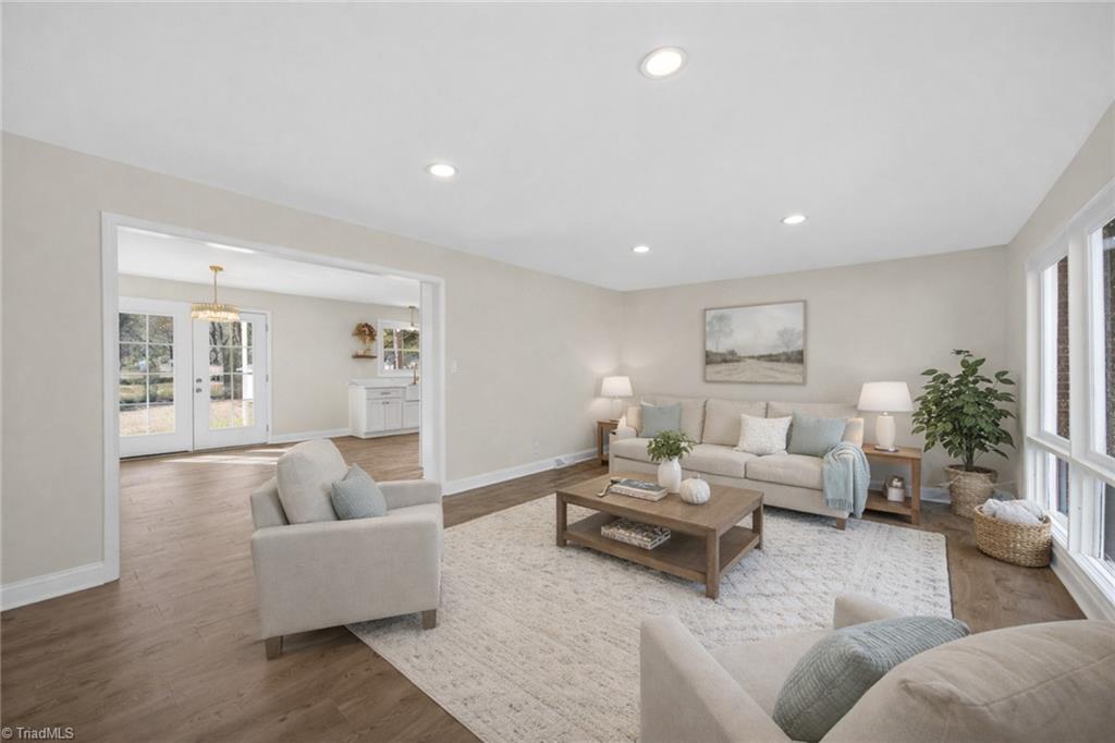 property viewer photo 7