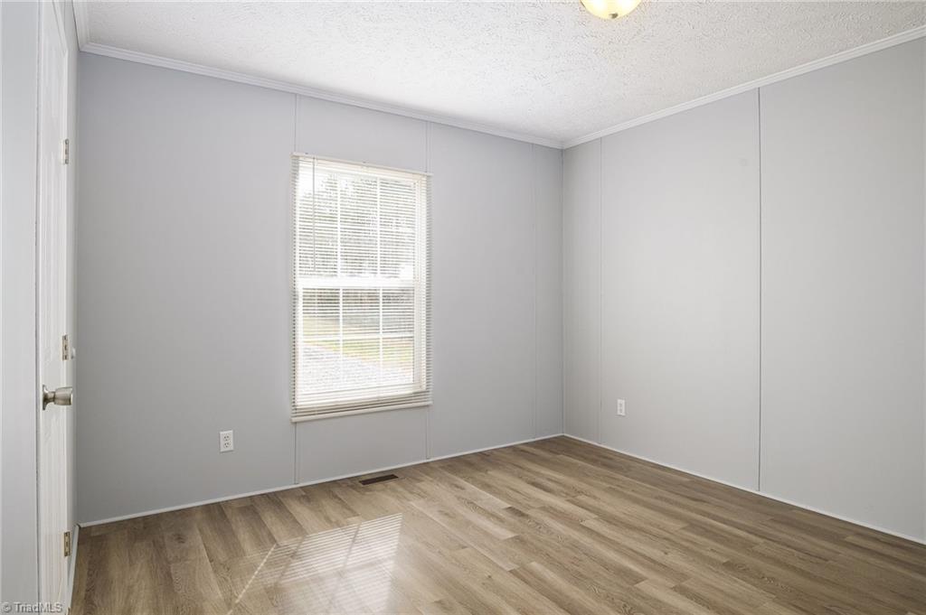 property viewer photo 23