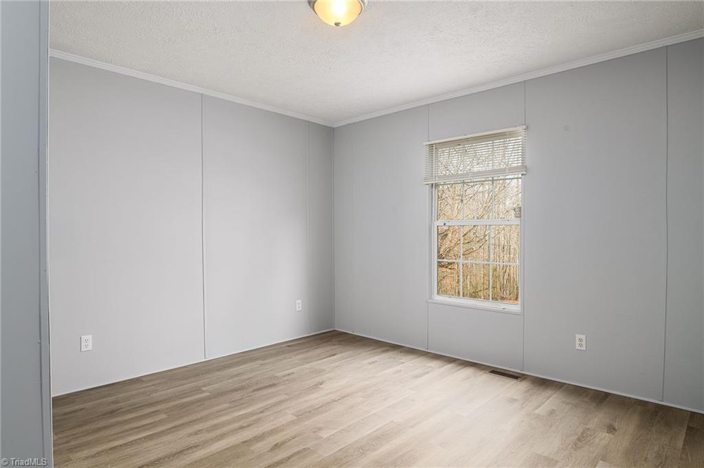 property viewer photo 25