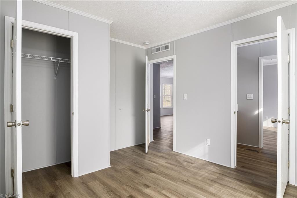 property viewer photo 26