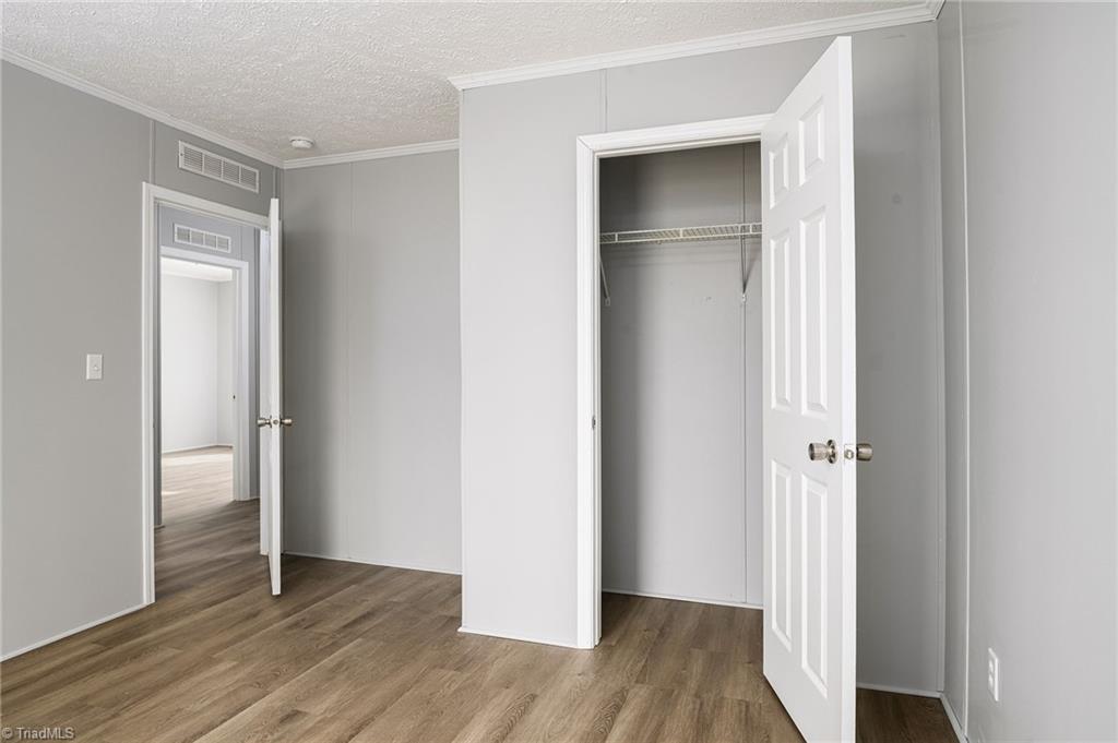 property viewer photo 30