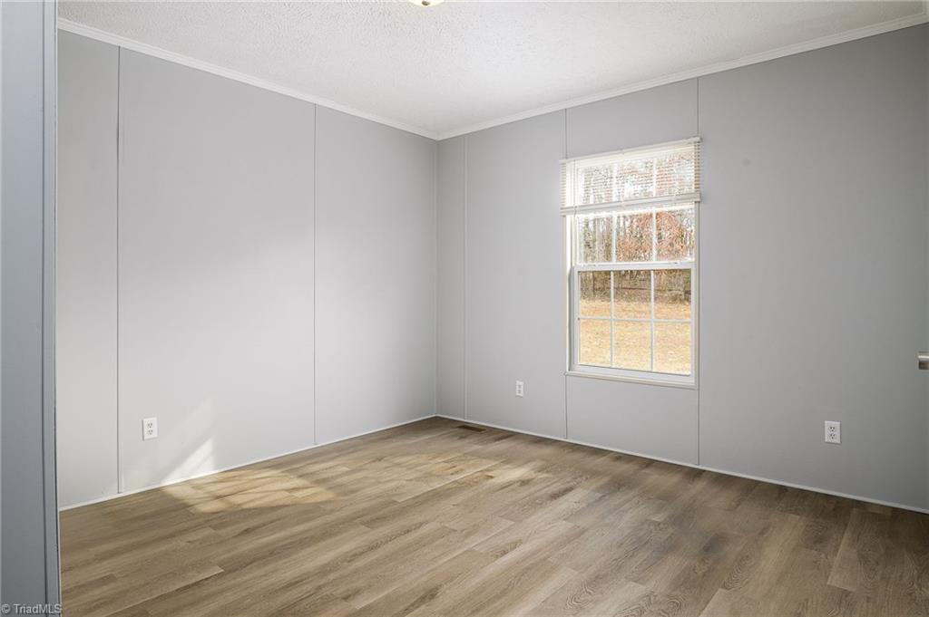 property viewer photo 31