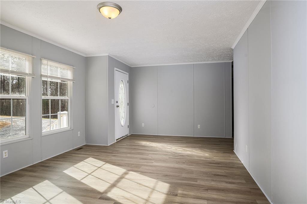 property viewer photo 9