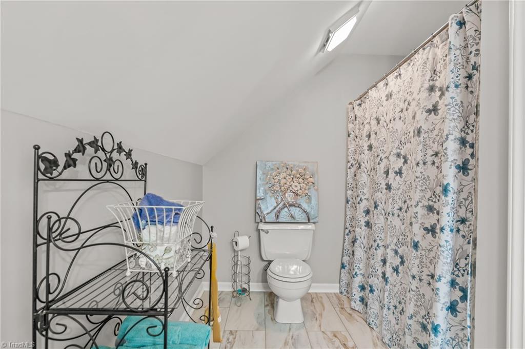 property viewer photo 16