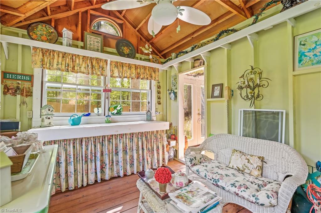 property viewer photo 26