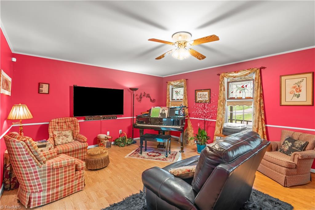 property viewer photo 4