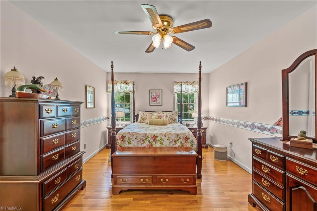 property viewer photo 9
