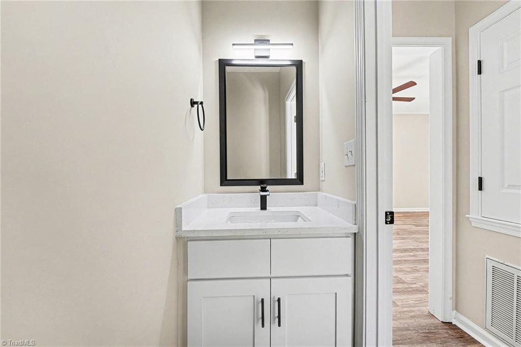 property viewer photo 17