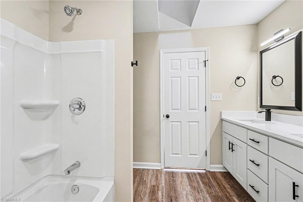 property viewer photo 24