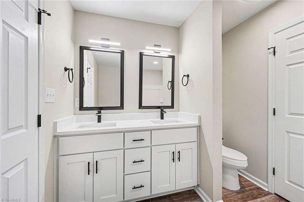 property viewer photo 25