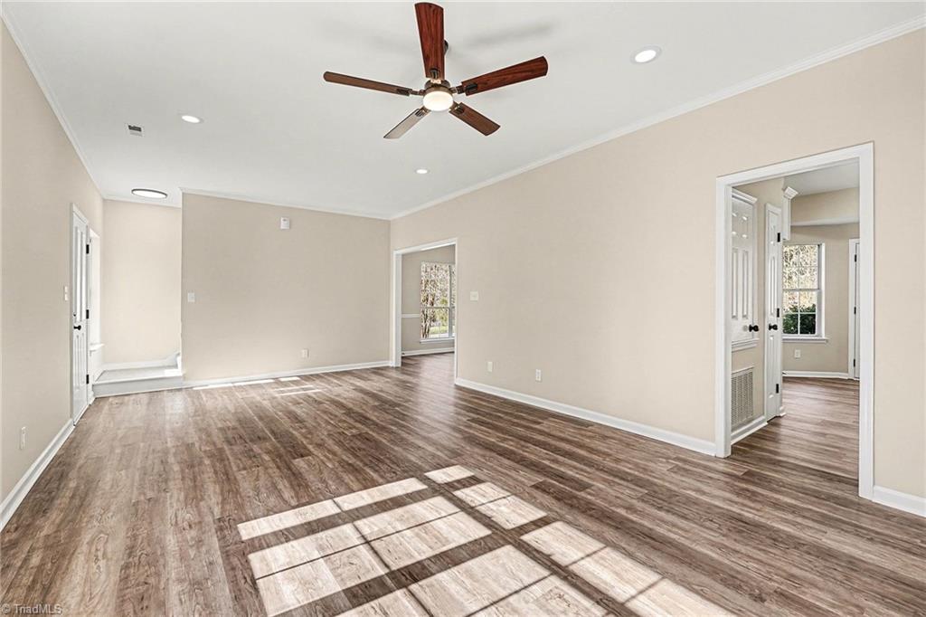 property viewer photo 6