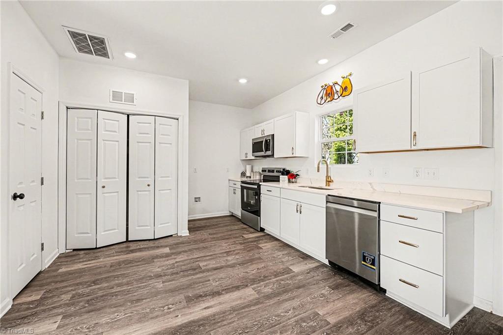 property viewer photo 3