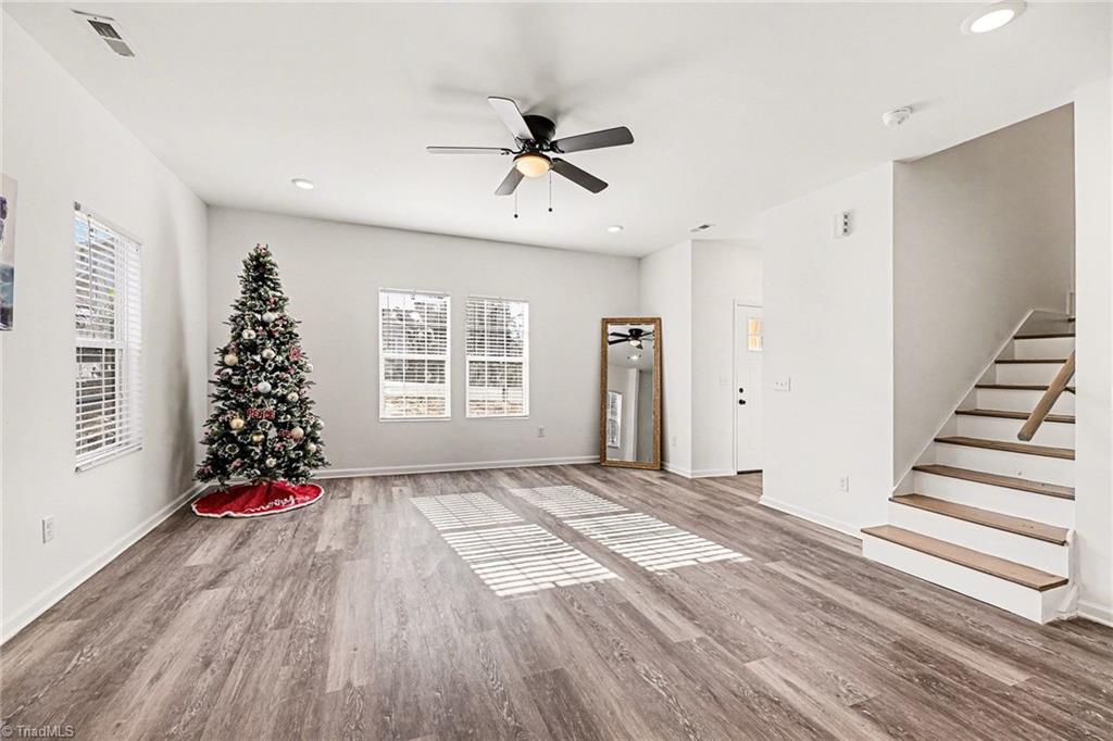 property viewer photo 5