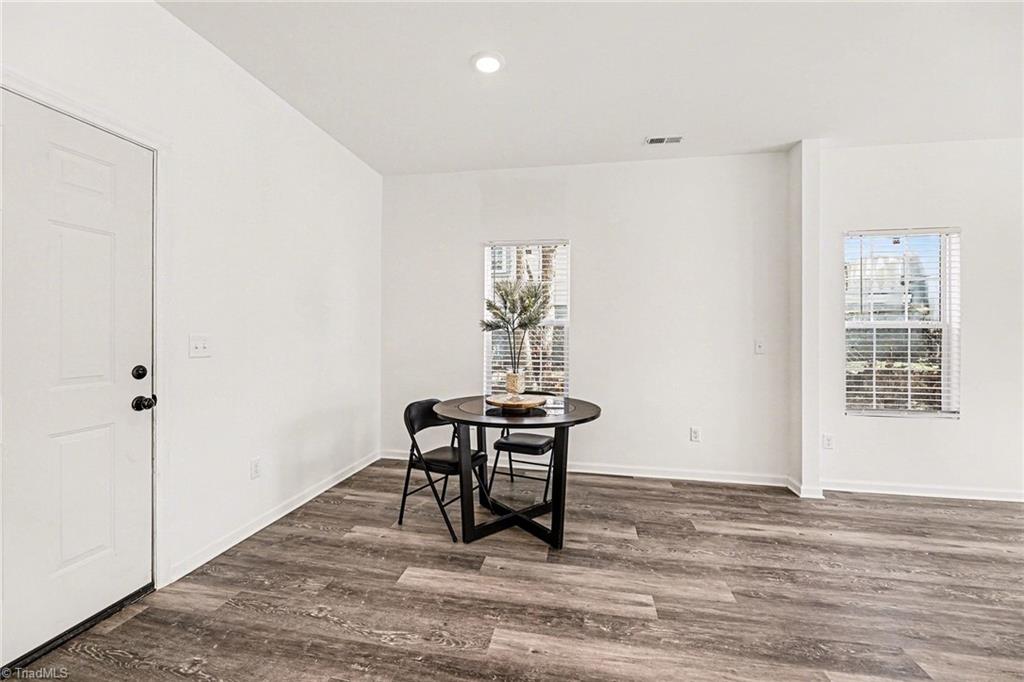 property viewer photo 7