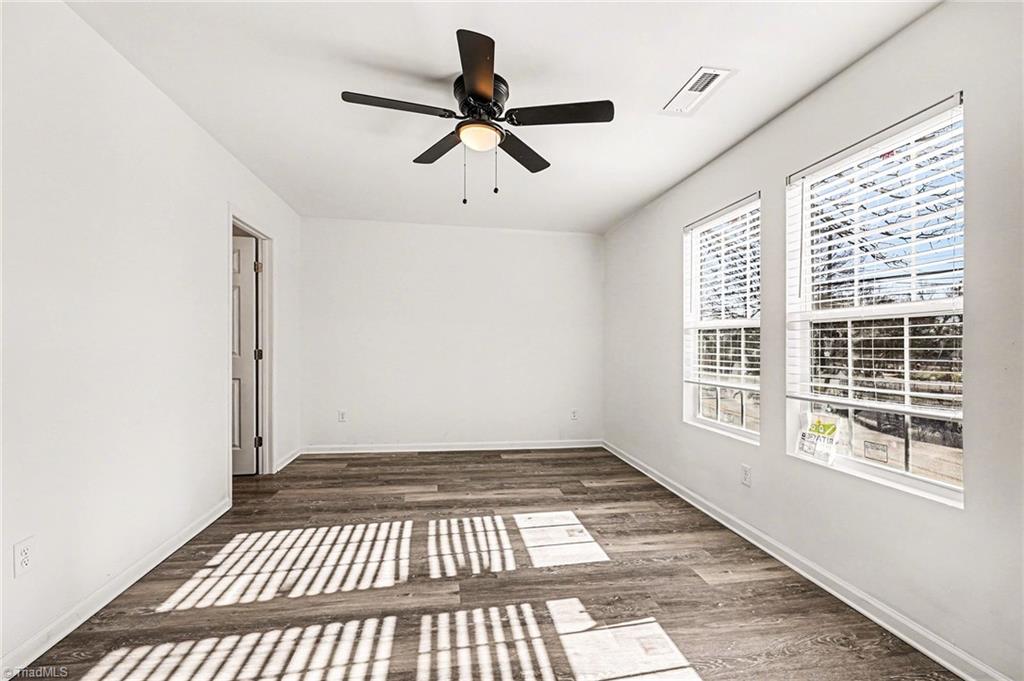 property viewer photo 9