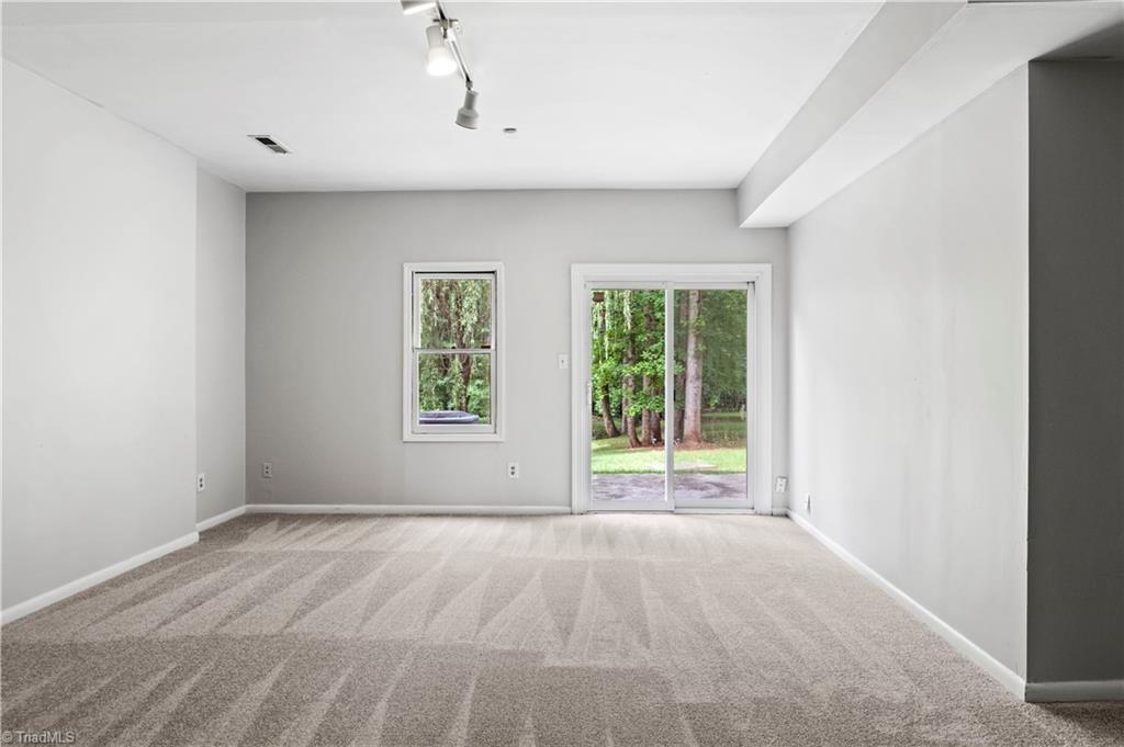property viewer photo 27
