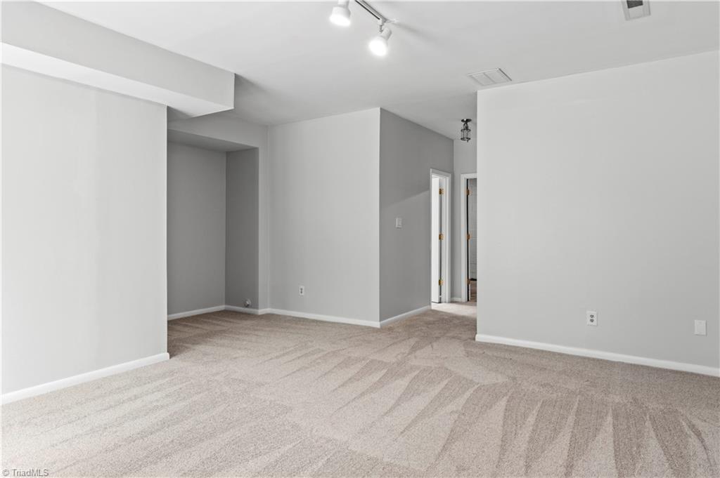 property viewer photo 28