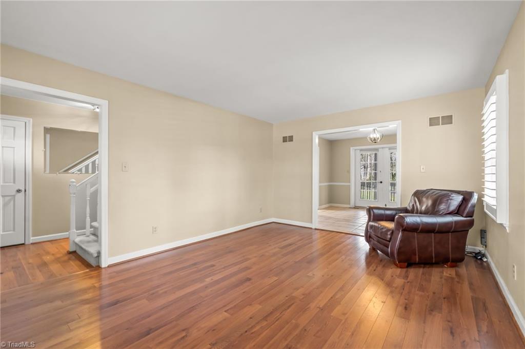 property viewer photo 10