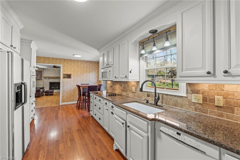 property viewer photo 3