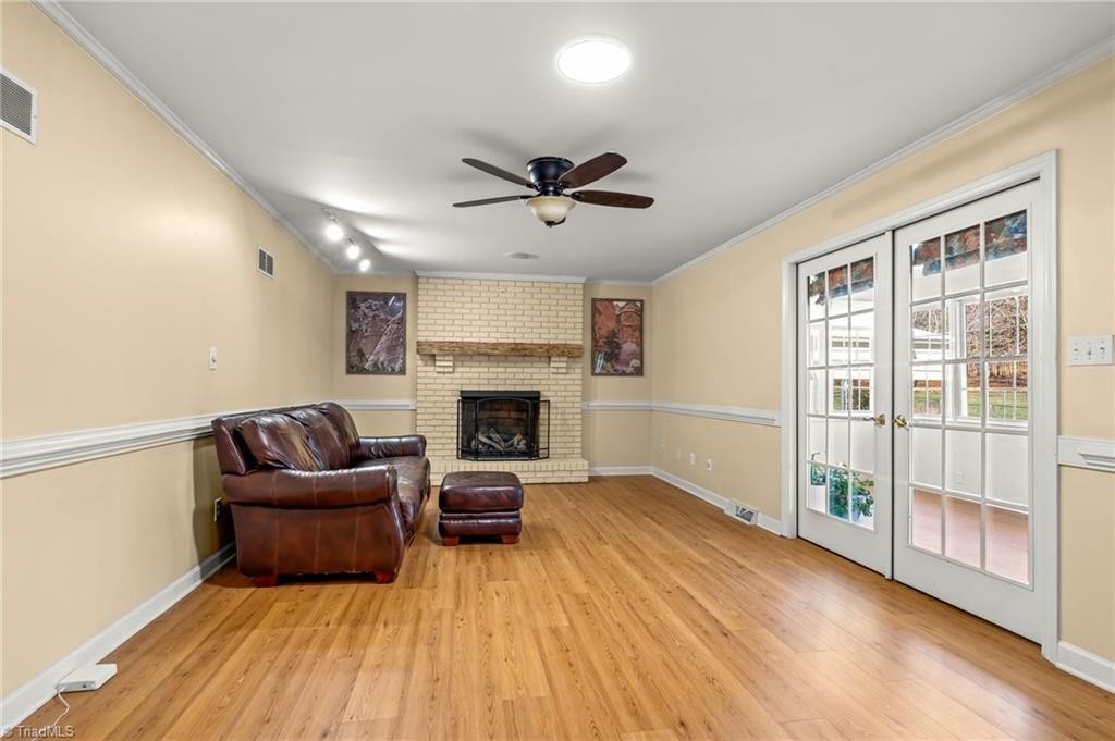 property viewer photo 7