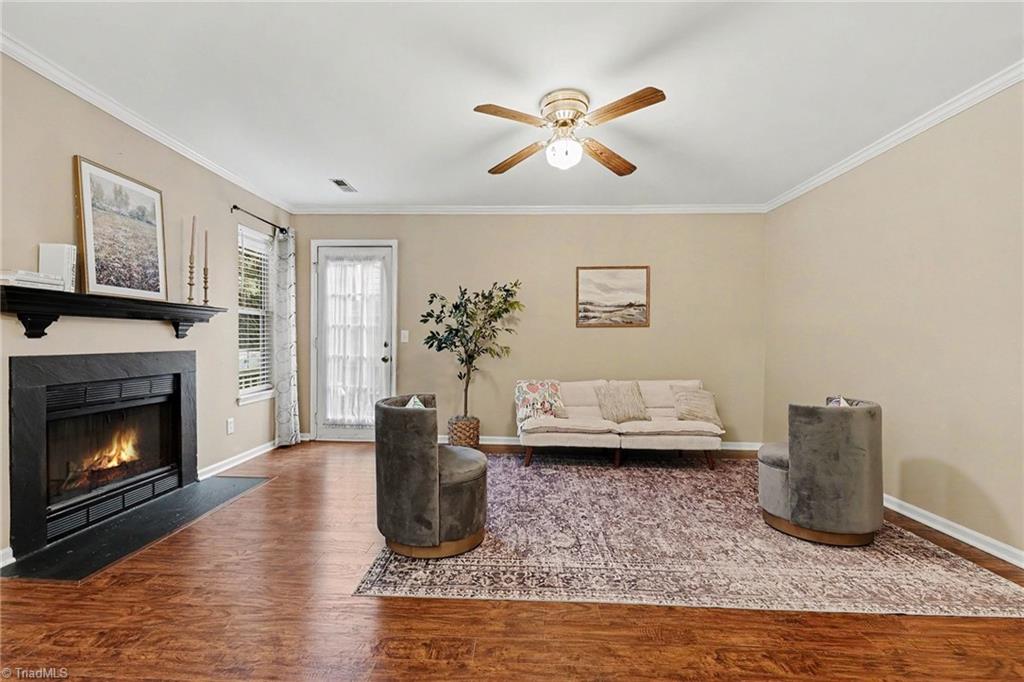property viewer photo 1