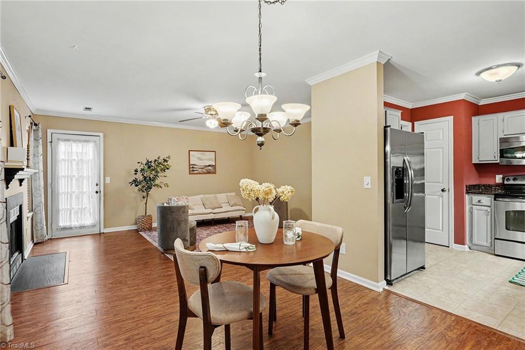 property viewer photo 3