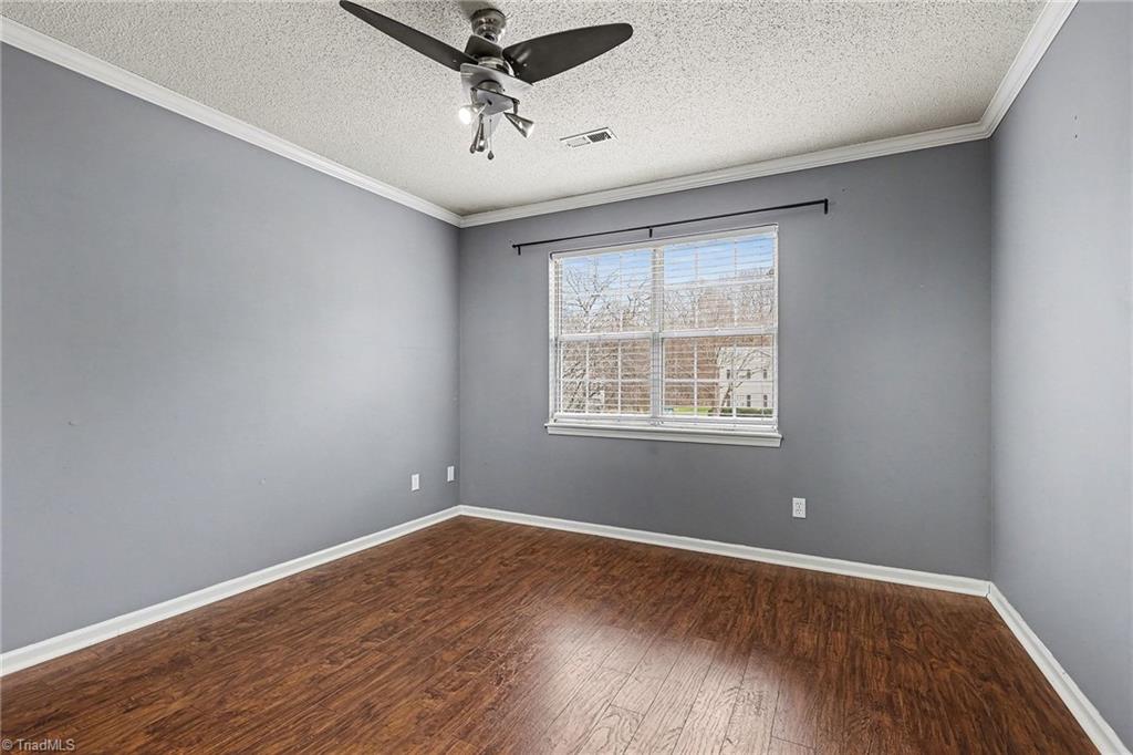 property viewer photo 9
