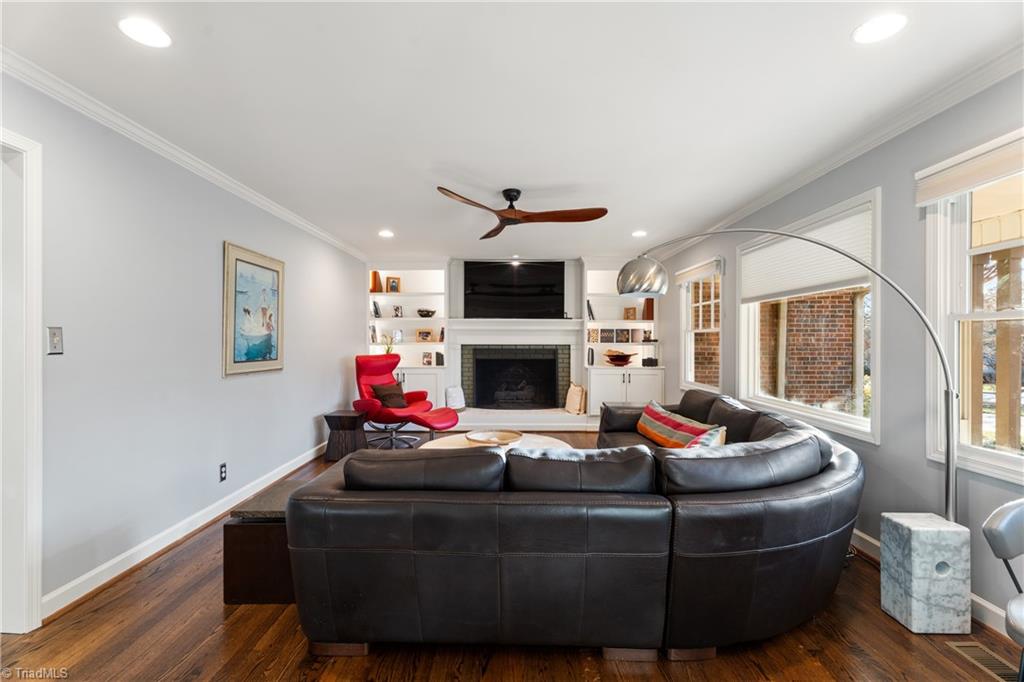 property viewer photo 6
