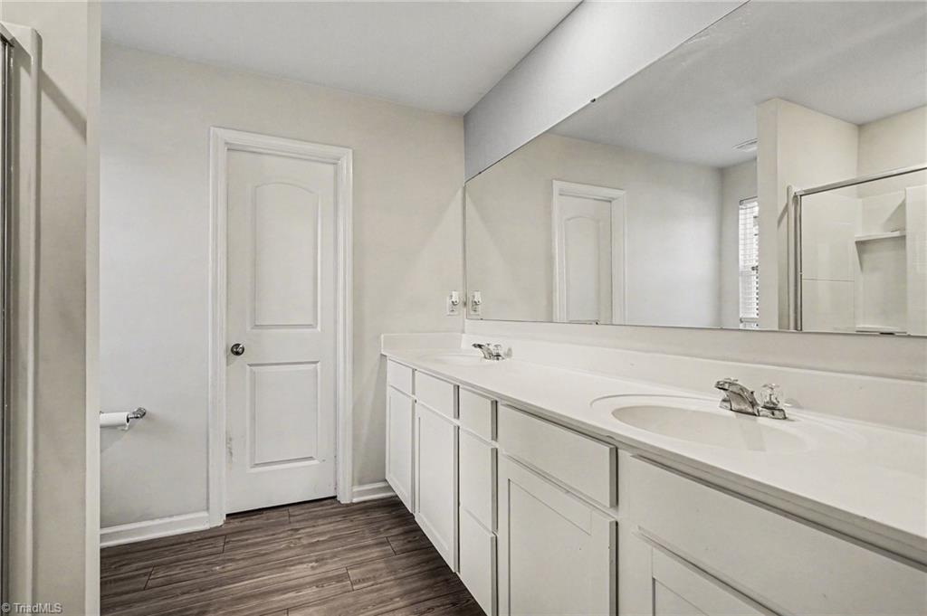 property viewer photo 11