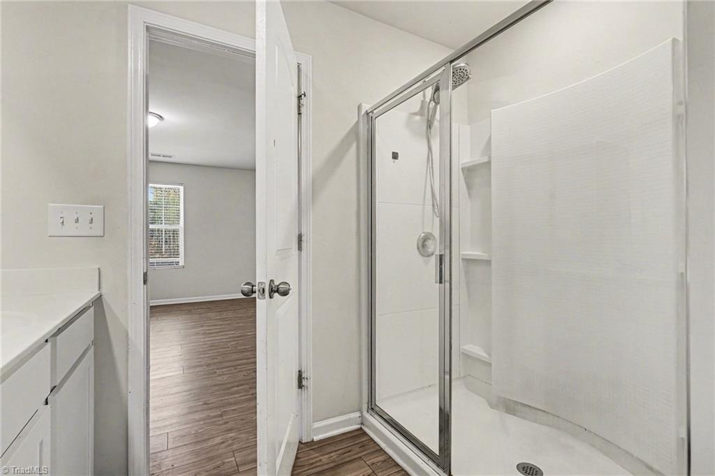 property viewer photo 12