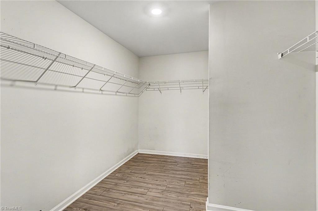 property viewer photo 13