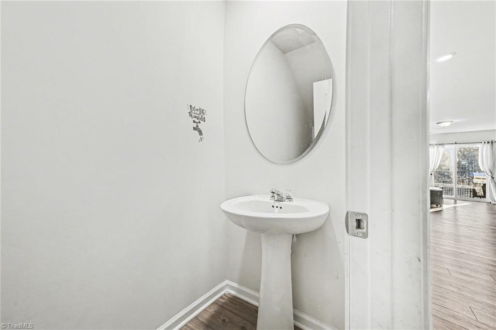 property viewer photo 8