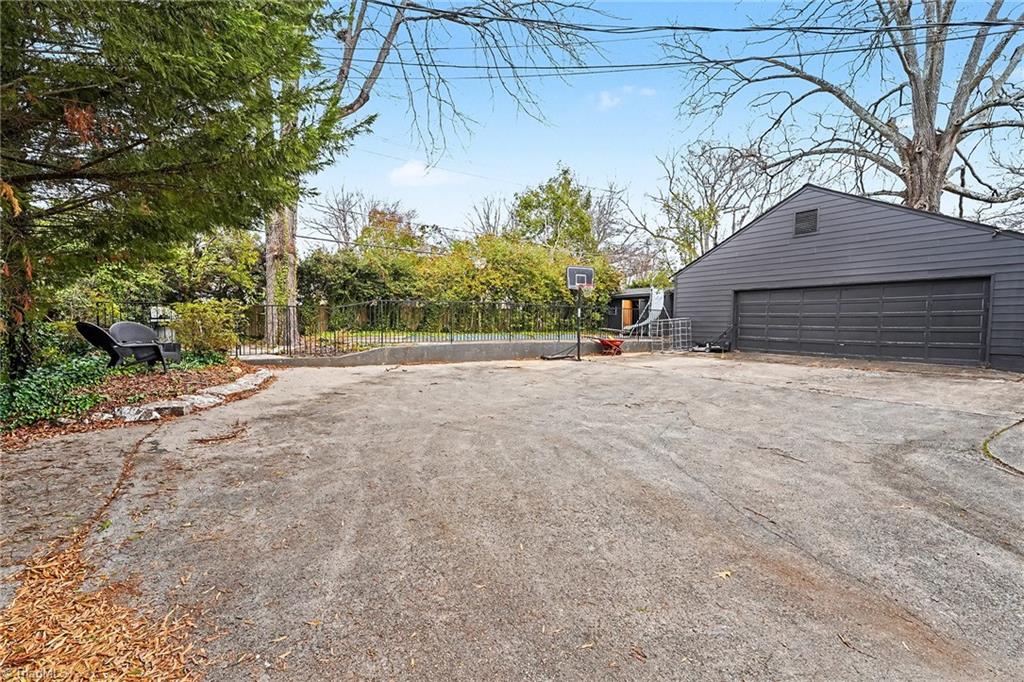 main property photo 31